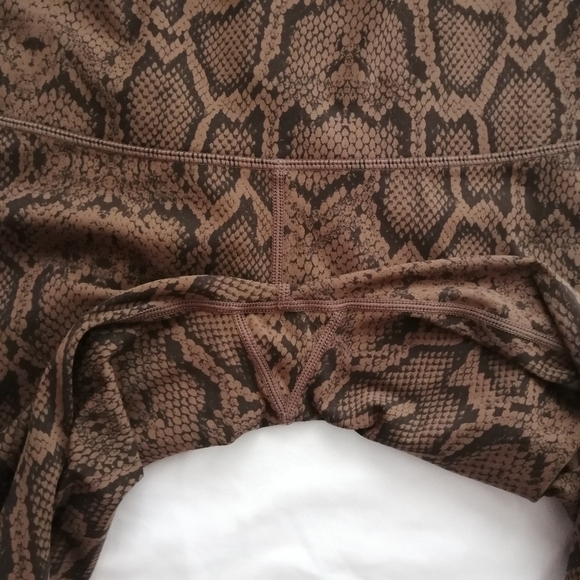 Varley Luna 25" Leggings Brown Burnt Snake Print Medium - Picture 11 of 16